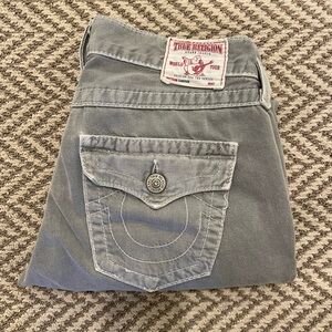 True Religion Light Gray Denim “Cameron”
Size 25